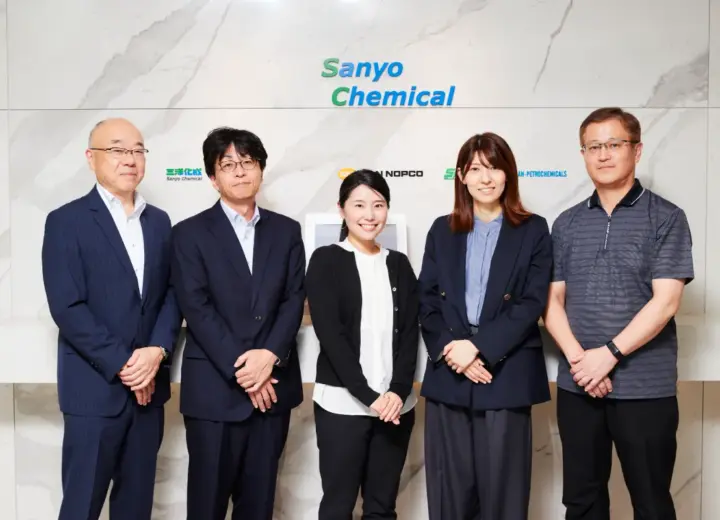 グローバル展開する機能化学品メーカーがTrade Hubを導入 書類チェック業務を効率化、保険・原産地証明申請・請求書処理も改善を実現のサムネイル